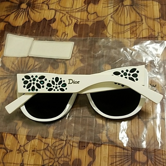 Dior Inedite - Picture 2 of 6